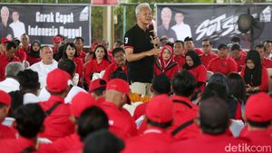 Momen Ganjar Bakar Semangat Pendukung di Kendal