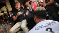 Ganjar lalu duduk dan mendengarkan aspirasi bersama paguyuban para sopir truk sambil menikmati secangkir kopi. Para supir truk berterima kasih karena Ganjar telah memberantas pungli di Jawa Tengah dan mereka berharap ketika menjadi presiden Ganjar dapat memberantas pungli di daerah Indonesia lainnya.