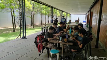 Bila dirasa ingin berkumpul dan bersantai sembari menikmati udara segar, bisa memilih lokasi yang outdoor. Foto: (Panji Saputro/detikINET).