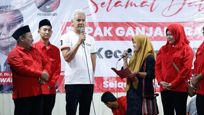 Guru Paud di Batang curhat ke Ganjar (Fadil/detikcom)