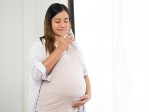 8 Cara Mudah Mengatasi Mual di Awal Kehamilan