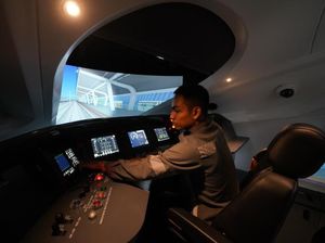 Intip Momen 72 Masinis Latihan Jadi Operator Kereta Cepat Whoosh