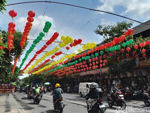 Ornamen Imlek Mulai Hiasi Kota Solo, Bakal Ada Bentuk Naga Berputar
