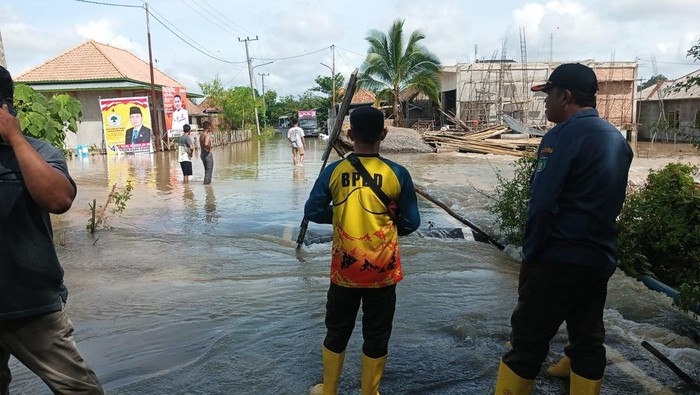 Jembatan di Payu Putat Pali putus, warga terisolir