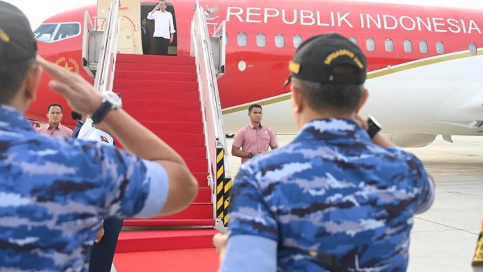 Jokowi bertolak ke IKN (Foto: Kris - Biro Pers Sekretariat Presiden)