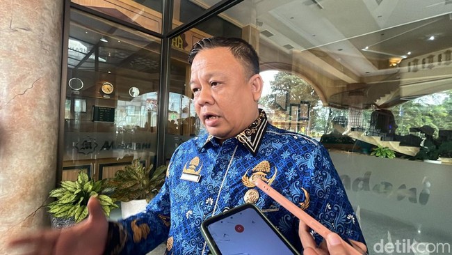 Sorotan dari Sana-sini tentang Murid SD Disanksi Belajar di Lantai