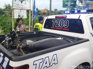 Hantam Truk, Pemotor di Cawas Klaten Tewas