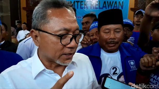 Ketua Umum PAN Zulkifli Hasan di Desa Jogoloyo, Wonosalam, Demak, Rabu (17/1/2024).