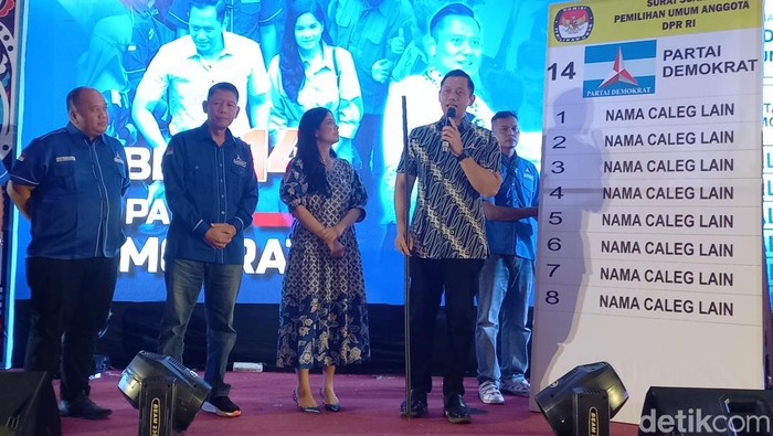 Ketum Partai Demokrat Agus Harimurti Yudhoyono (AHY) saat kampanye di Gedung Wisma Boga, Sukoharjo, Rabu (17/1/2024).