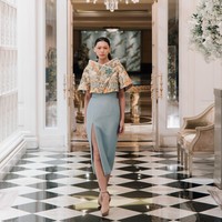 Inilah koleksi Cheongsam Sebastian Gunawan untuk Imlek 2024, yang bertajuk Yu Garden. Kata Yu sendiri bermakna kebahagiaan yang kemudian diinterpretasikan Seba dan Cristina ke dalam 48 look yang beragam. Foto: Dok. Sebastian Gunawan.