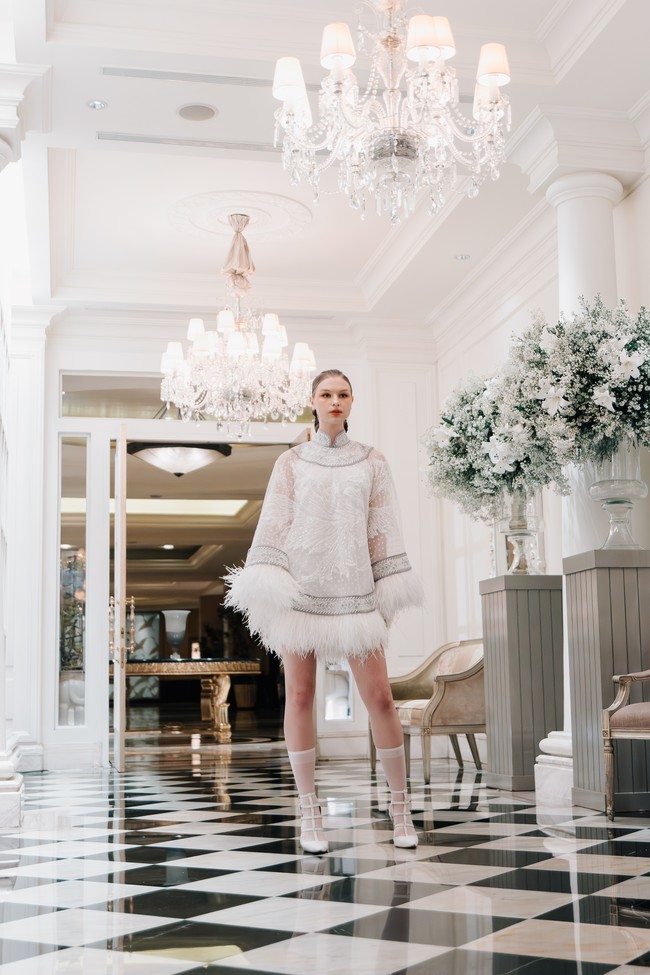 Inilah koleksi Cheongsam Sebastian Gunawan untuk Imlek 2024, yang bertajuk Yu Garden. Kata Yu sendiri bermakna kebahagiaan yang kemudian diinterpretasikan Seba dan Cristina ke dalam 48 look yang beragam. Foto: Dok. Sebastian Gunawan.