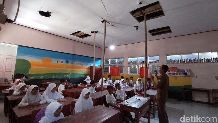 Kondisi ruangan kelas 6 SD Negeri Sukamulya Kecamatan Bungursari Kota Tasikmalaya.