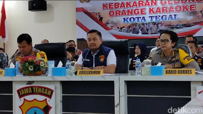 Konferensi pers penyebab kebakaran maut tempat karaoke menewaskan 6 LC di Tegal, Rabu (17/1/2024).