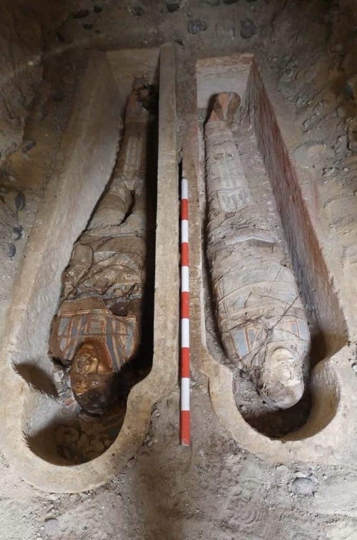 Mumi Mesir kuno dan artefaknya ditemukan di Minya Mumi Mesir kuno dan artefaknya ditemukan di Minya