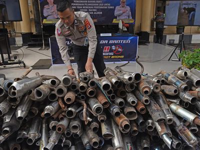 Polda Banten Musnahkan 1.230 Knalpot Brong