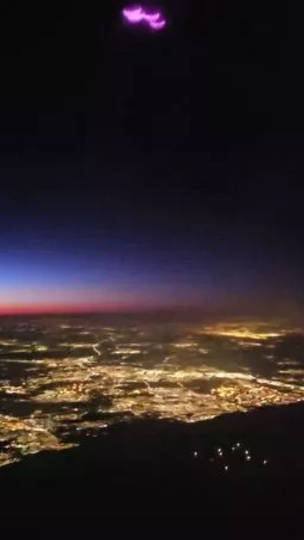 Penampakan hal aneh yang diduga UFO