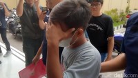 Arjun merupakan seorang buruh angkut di Jember yang berasal dari Probolinggo itu, sat ini menjalani pemeriksaan lebih lanjut oleh Subdit V Siber Ditreskrimsus Polda Jatim.
