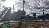 Tim detikcom berkesempatan langsung melihat progres terkini pembangunan IKN. Dari pantauan di lokasi, Rabu (17/1/2024), sejumlah proyek bangunan terus dikerjakan. Beberapa gedung mulai terlihat bentuknya, salah satunya gedung Kementerian Koordinator.