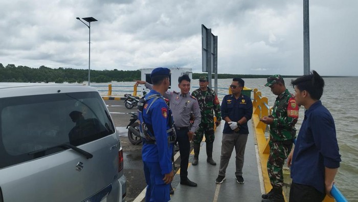 Pencairan korban sekoci tenggelam di Pelabuhan TAA Banyuasin.