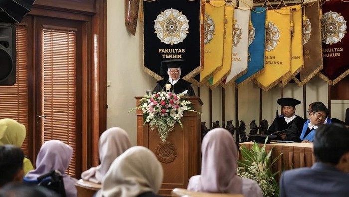 Pengukuhan Guru Besar Bidang Geodesi Fisis Fakultas Teknik UGM, Leni Sophia Heliani di Balai Senat, UGM, Selasa (16/1/2024).
