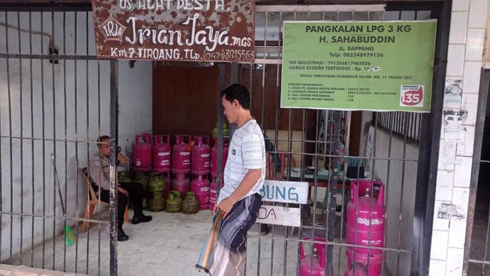 Sebanyak 90 tabung gas di salah satu Pangkalan LPG di Kabupaten Pinrang, Sulawesi Selatan (Sulsel) milik warga digasak maling.