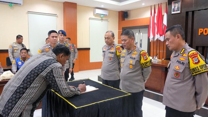 Polda Sulteng gelar pengambilan sumpah dan penandatanganan pakta integritas seleksi SIPSS Polri.