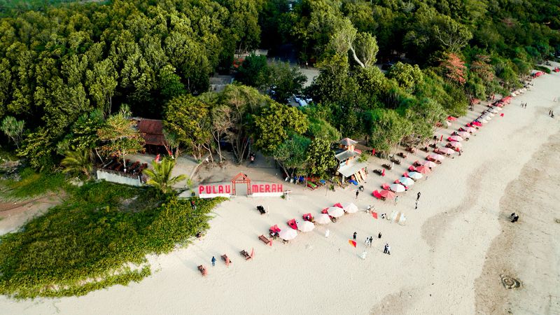 pulau merah
