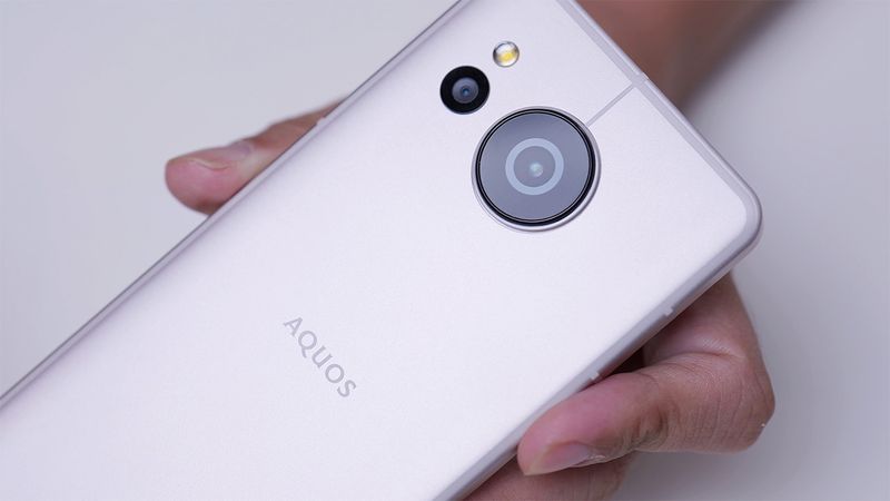 Review Kamera Sharp Aquos Sense8