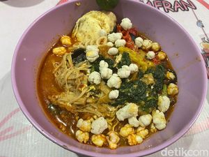 4 Ciri Khas Seblak yang Mlekoh Mantap Bumbunya