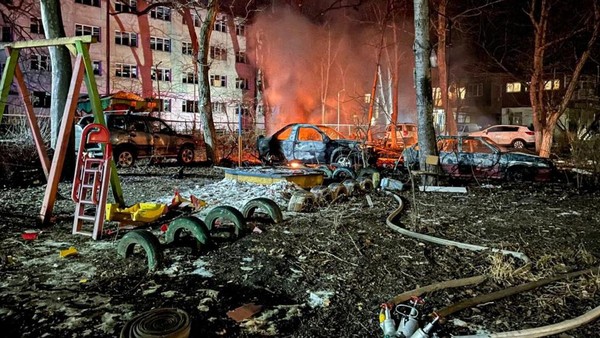 Serangan Rusia Hancurkan Apartemen di Odesa