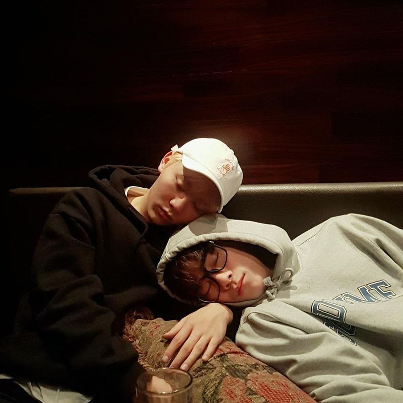 Seungkwan SEVENTEEN dan Moonbin ASTRO