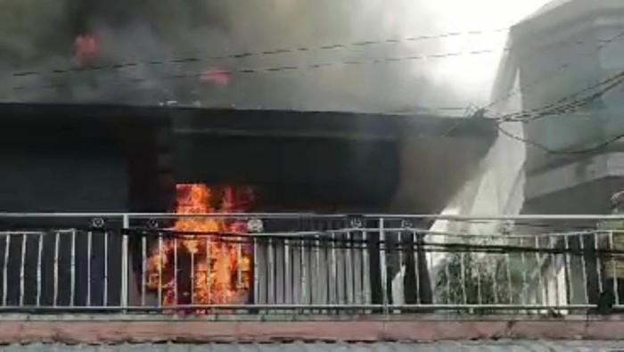 Tempat Karaoke Di Kota Madiun Terbakar