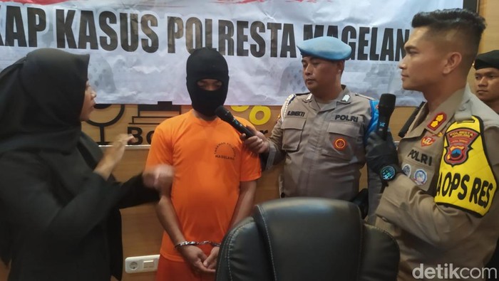 Tersangka kasus penyalahgunaan BBM bersubsidi dalam jumpa pers di Polresta Magelang, Rabu (17/1/2024).