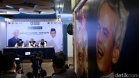 Politisi asal Yogyakarta ini pun menyampaikan, jika TPN Ganjar-Mahfud pun sangat mengapresiasi jika ada masyarakat yang berani mengungkap adanya intimidasi dan kecurangan demi pemilu yang jujur dan adil. Ia pun lantas meminta masyarakat untuk terus menjadikan handphonenya atau alat perekam lainnya sebagai perjuangan. Menurutnya, setiap ada pergerakan mencurigakan terkait indikasi kecurangan di Pemilu harus direkam.