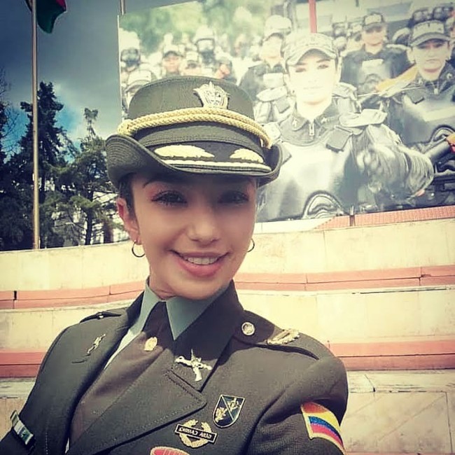 Berbagai pelecehan juga tidak dialamatkan kepada orang-orang terdekat termasuk pamannya, Anibal Alvarado yang seorang walikota Santa Rosa de Copán. Dia adalah pamanku dan tentu, ini adalah persekusi politik karena mereka tidak lagi menginginkan dia terpilih lagi sebagai walikota. Mereka pergi ke rumahnya untuk mengatakan dia mereka ingin membunuhnya jika terpilih lagi, katanya. Foto: Instagram @ vivianaalvaradova