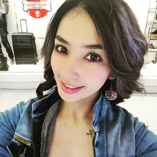 Dugaan-dugaan insiden itu akhirnya membuat Viviana mengajukan komplain kepada mantan rekannya. Sejak saat itu, ia malah menerima lebih banyak persekusi dan akhirnya memutuskan untuk pergi. Foto: Instagram @ vivianaalvaradova