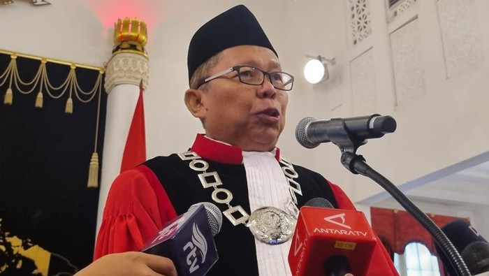 Arsul Sani usai ucap sumpah menjadi hakim Mahkamah Konstitusi (MK) di Istana Kepresidenan Jakarta.