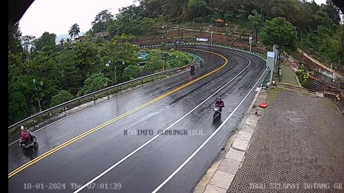 Arus lalu lintas Jalan Jogja-Wonosari pagi ini, Kamis (18/1/2024).