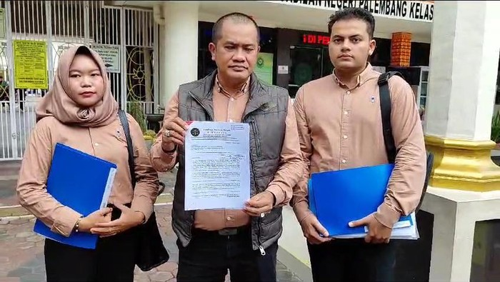 Ayah bayi Adibah yang meninggal usai imunisasi ajukan gugatan terhadap Pj Wali Kota dan jajaran ke PN Palembang.