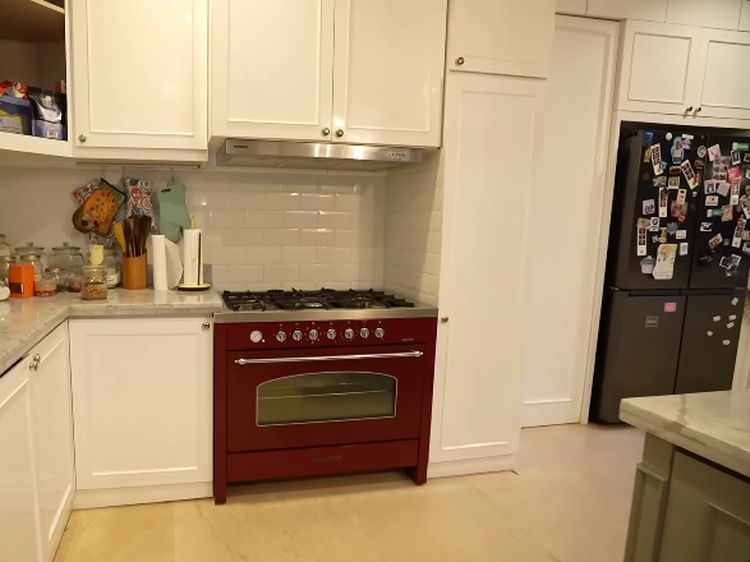 Tampilan Dapur American Style di Rumah Baru BCL yang Mewah