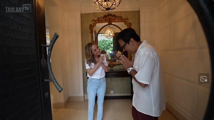 BCL dapur bergaya American Style di rumah BCL