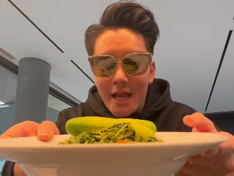 Boy William Doyan Makan Lalapan hingga Oyster Segar