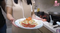 Tumis tauge yang sederhana rasanya tetap spesial di tangan Dinar yang ia tambahkan tomat dan irisan rawit. Foto: Instagram @dinar_candy