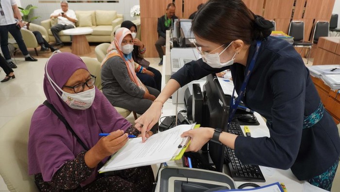 PT Siloam International Hospitals Tbk. (SILO), anak usaha PT Lippo Karawaci Tbk. (LPKR) di sektor layanan kesehatan, terus melanjutkan komitmennya untuk mendukung perjuangan dunia melawan kanker payudara dengan mengurangi kesenjangan untuk para wanita di seluruh Indonesia yang memiliki keterbatasan akses, baik akses terhadap pengobatan medis, akses terhadap edukasi, maupun akses terhadap kompetensi tenaga medis.