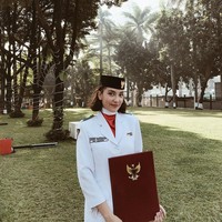 Banyak prestasi yang diukir Ghina, Salah satunya pada 2017 saat ia dikukuhkan sebagai Pasukan Pengibar Bendera Pusaka Tingkat Provinsi DKI Jakarta. (Foto: Instagram/@ghinarai)