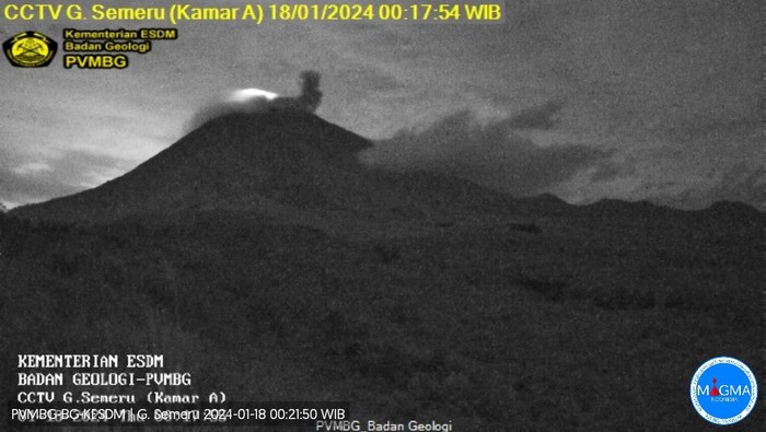 gunung semeru erupsi Kamis, 18 Januari 2024, pukul 00:16 WIB