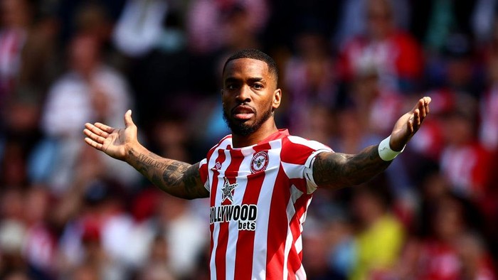 BRENTFORD, ENGLAND - APRIL 29: Ivan Toney of Brentford reacts during the Premier League match between Brentford FC and Nottingham Forest at Brentford Community Stadium on April 29, 2023 in Brentford, England. (Photo by Clive Rose/Getty Images)