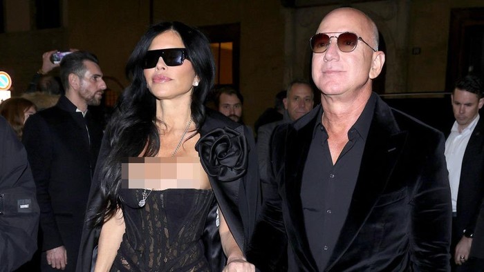 MILAN, ITALY - JANUARY 13: Jeff Bezos and wife Lauren Sanchez are seen during the Milan Fashion Week - Menswear Fall/Winter 2024-2025 on January 13, 2024 in Milan, Italy. (Photo by Robino Salvatore/GC Images)