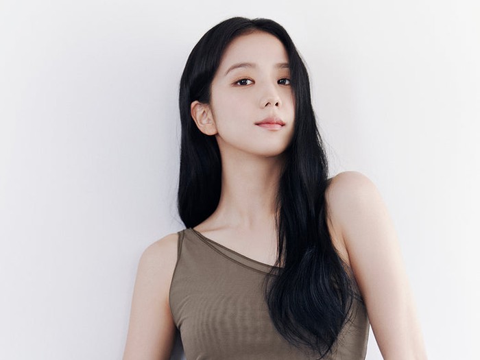 Jisoo BLACKPINK menjadi brand ambassador Alo Yoga