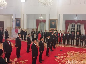 Jokowi Resmi Lantik 9 Anggota KPPU! Ada Eks Kepala BPH Migas